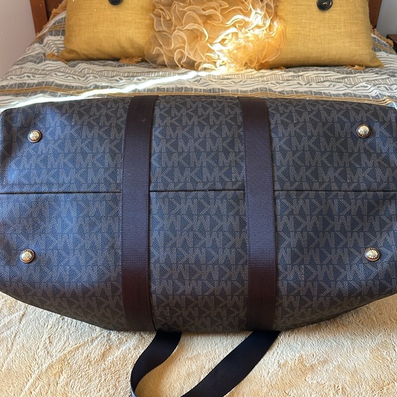 New Michael Kors Large unisex Logo Weekender Duffle Bag - Picture 12 of 12